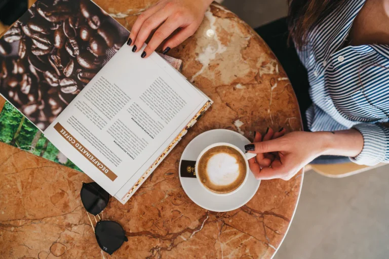 Bei cafea pe stomacul gol? Ce spun nutriționiștii despre acest obicei