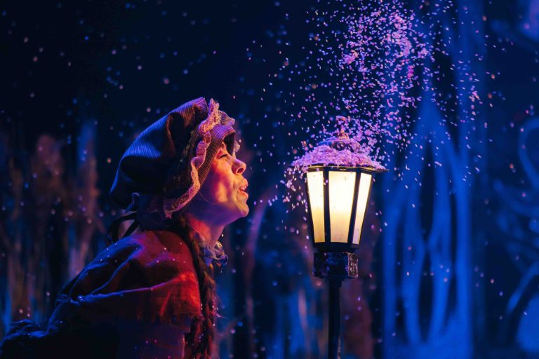 „Poveste de Crăciun”: Teatrul „Eugène Ionesco” invită doritorii la spectacole