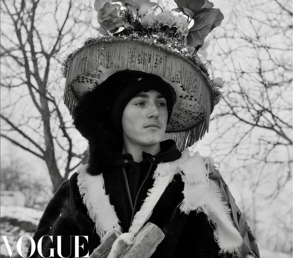 Fotografia unei tradiții din nordul Moldovei, surprinsă de Maria Guțu, selectată „Fotografia zilei” de Vogue