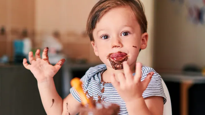 Ciocolata pentru copii: când este potrivită și cât ar trebui să consume