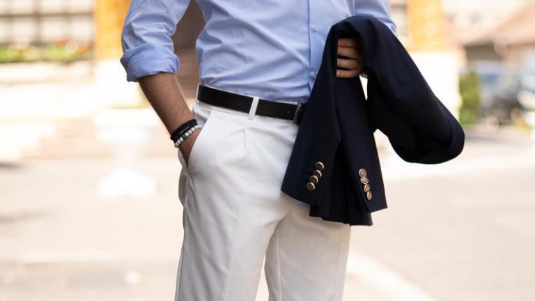 Cum să alegi mărimea și croiala corectă a unei bluze?