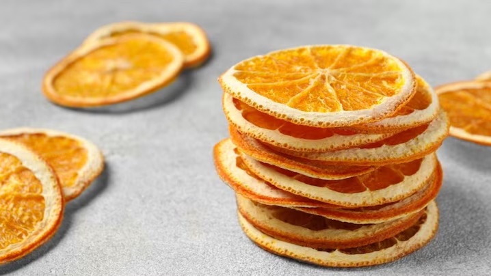 Cum să usuci portocalele acasă: metode simple și utilizări culinare