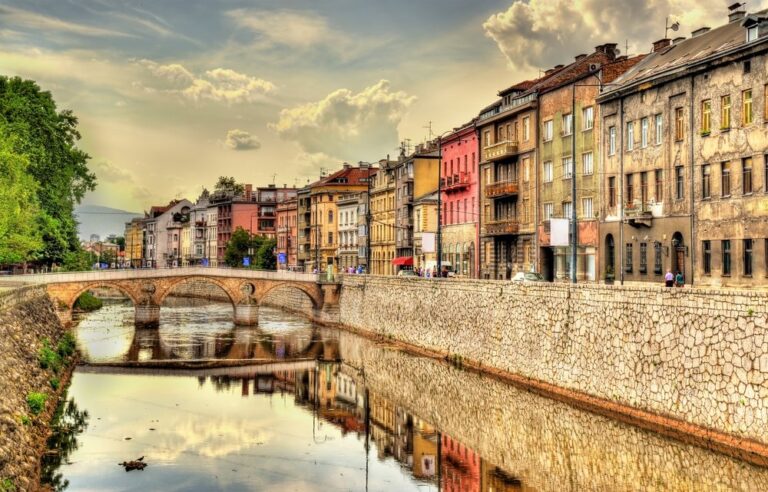 Cele mai ieftine și cele mai scumpe city break-uri din Europa în 2026: o destinație din România, în topul celor mai accesibile orașe