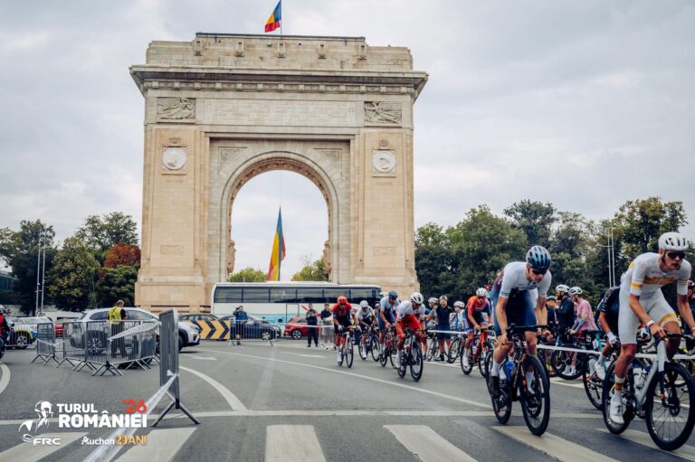 Turul României la ciclism s-a încheiat. Aproximativ 130 de rutieri au participat la competiție