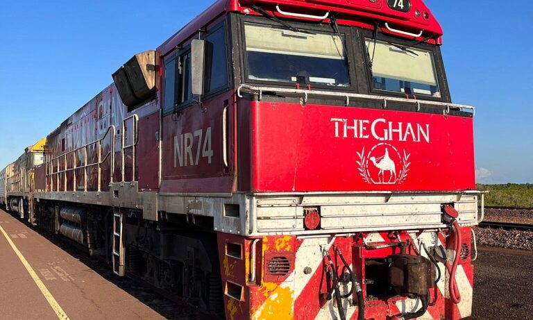 Un tren de lux traversează Australia în 75 de ore, pe un traseu de aproape 3 000 de kilometri