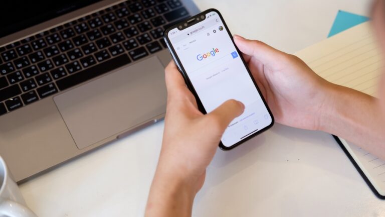 Google, amendat cu 403 milioane de euro pentru încălcarea regulilor privind datele de localizare