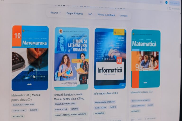 Elevii, profesorii și părinții au acces la o nouă platformă națională de resurse educaționale